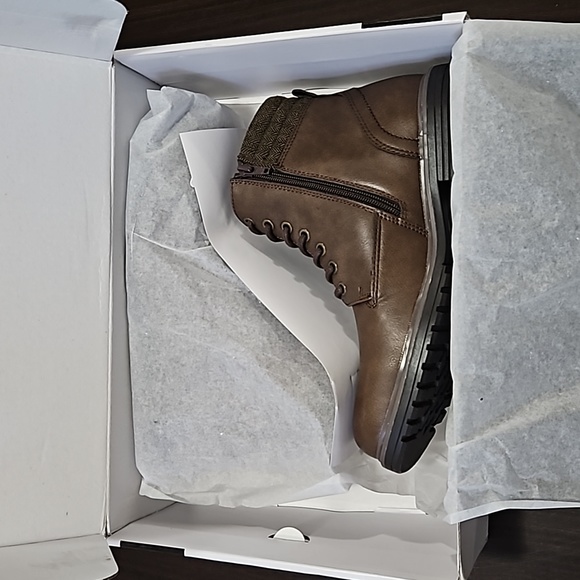 NIB Boathouse Men's BLACKWELL OLLIE Tan / Bronze Boots Size 8 - Picture 8 of 8